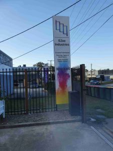 Pylon with printed panels